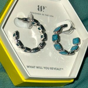 Bomb Party BP Earrings Open My Heart Lab Created Blue Topaz
Ice Crystal